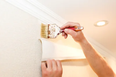 Pose de papier peint à Cœur de Causse — revêtements muraux et toiles de verre